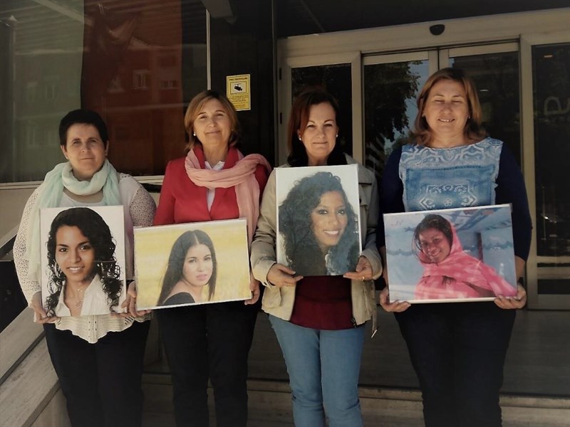 Las madres de acogida que denuncian la retención de jóvenes saharauis piden la intervención de la reina Letizia