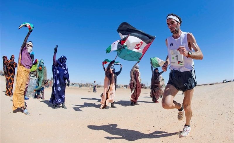 Una carrera por el desierto para concienciar sobre los 43 años de exilio del pueblo saharaui