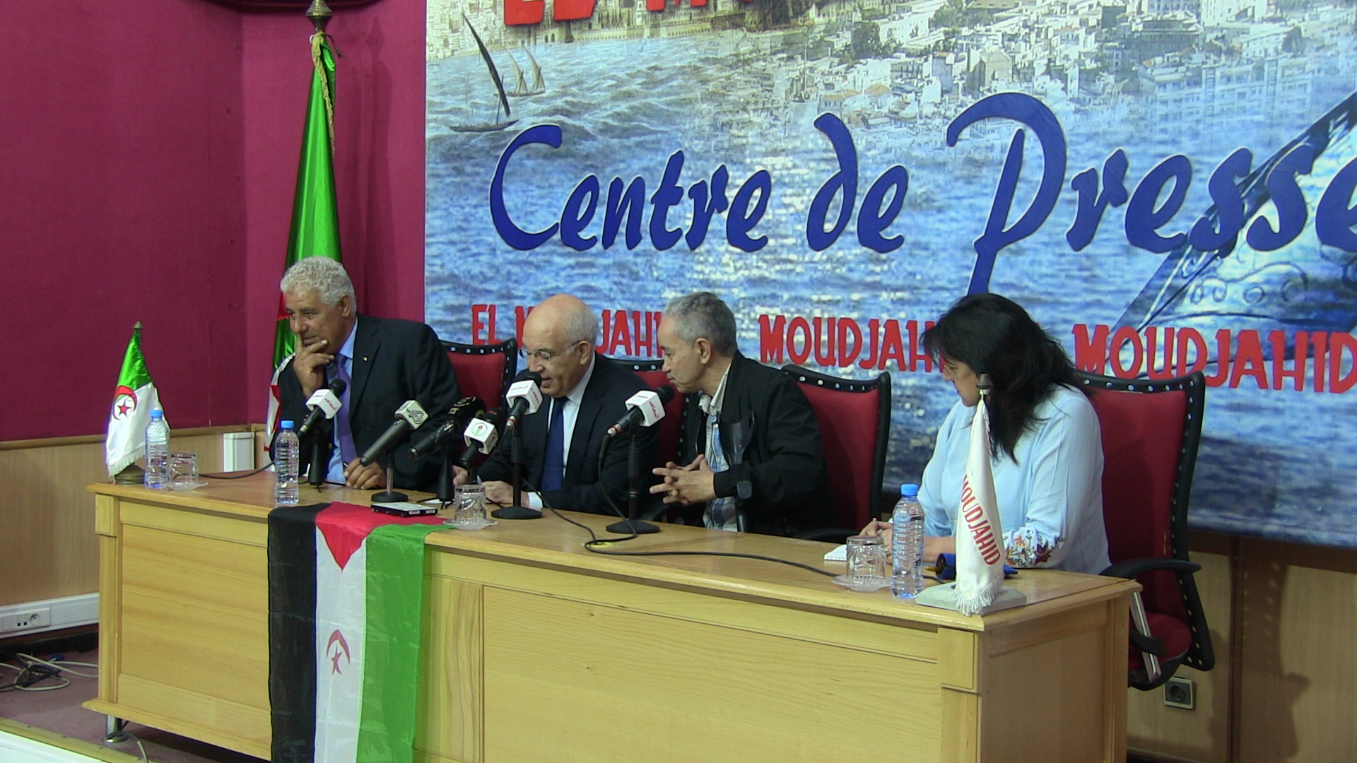 منتدى يومية المجاهد الجزائرية ينظم لقاءً تضامنيا مع القضية الصحراوية