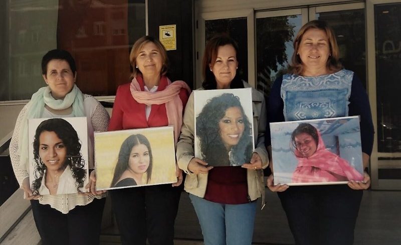 Las madres de acogida que denuncian la retención de jóvenes saharauis piden la intervención de la reina Letizia