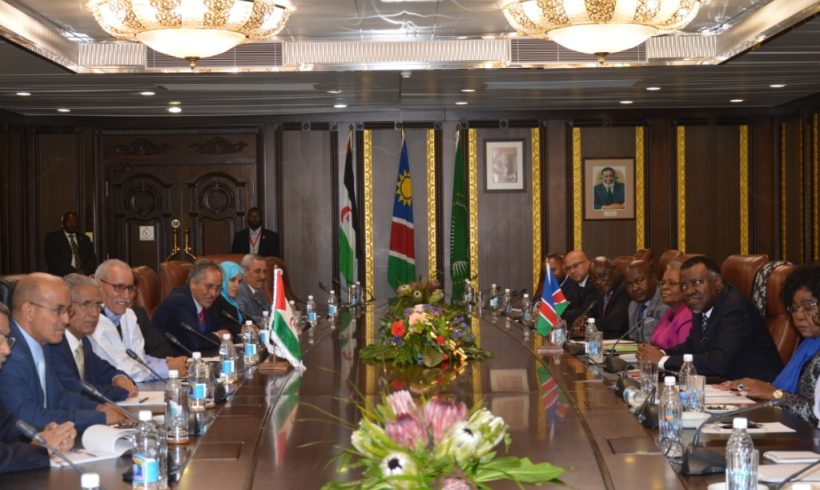 El Jefe del Estado Brahim Ghali mantiene un encuentro con el presidente de Namibia